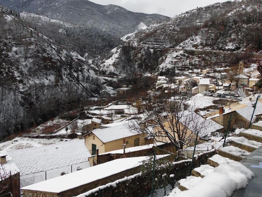 Paisible Maison Dans Les Pyrenees Fontpédrouse Exterior foto