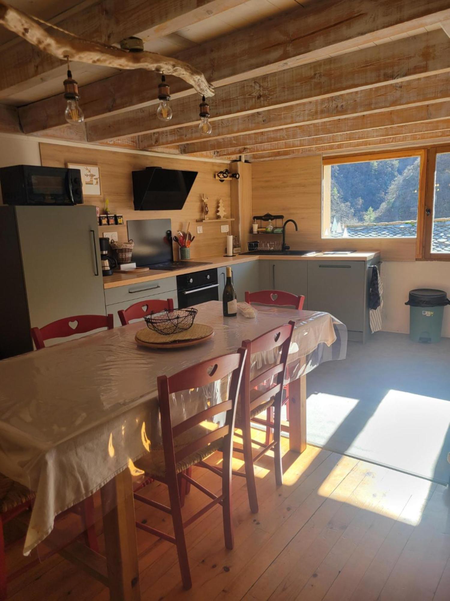 Paisible Maison Dans Les Pyrenees Fontpédrouse Exterior foto